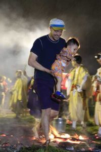 成田不動尊火渡り祭り